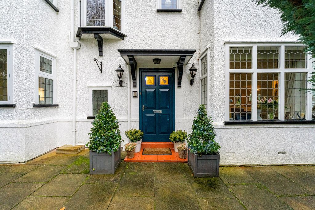 Property photo 3 of 79 4608496