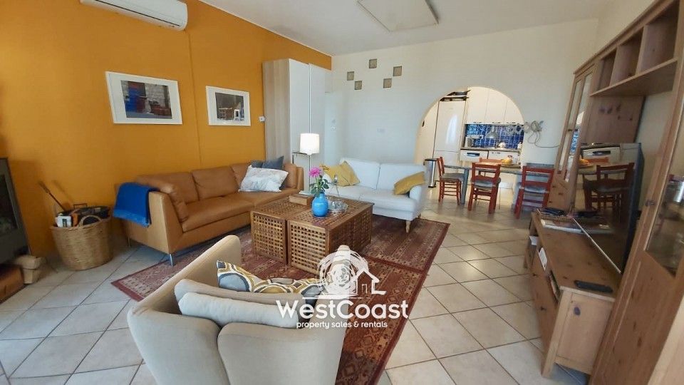 Property photo 2 of 24