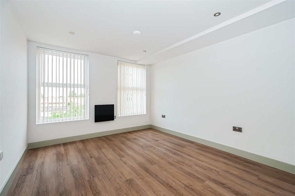 Property photo 3 of 9 Vic Quays2.Jpg