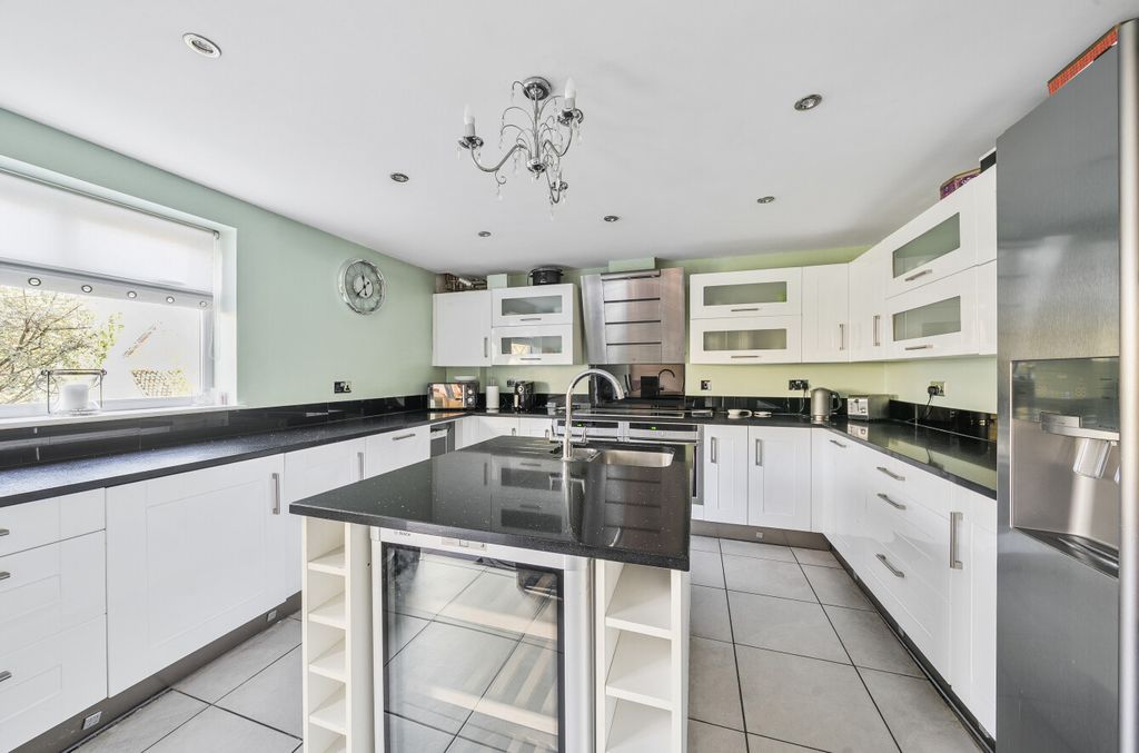 Property photo 2 of 16 1429500-14-69B940...