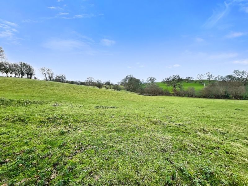 Property photo 3 of 10 Photo 3