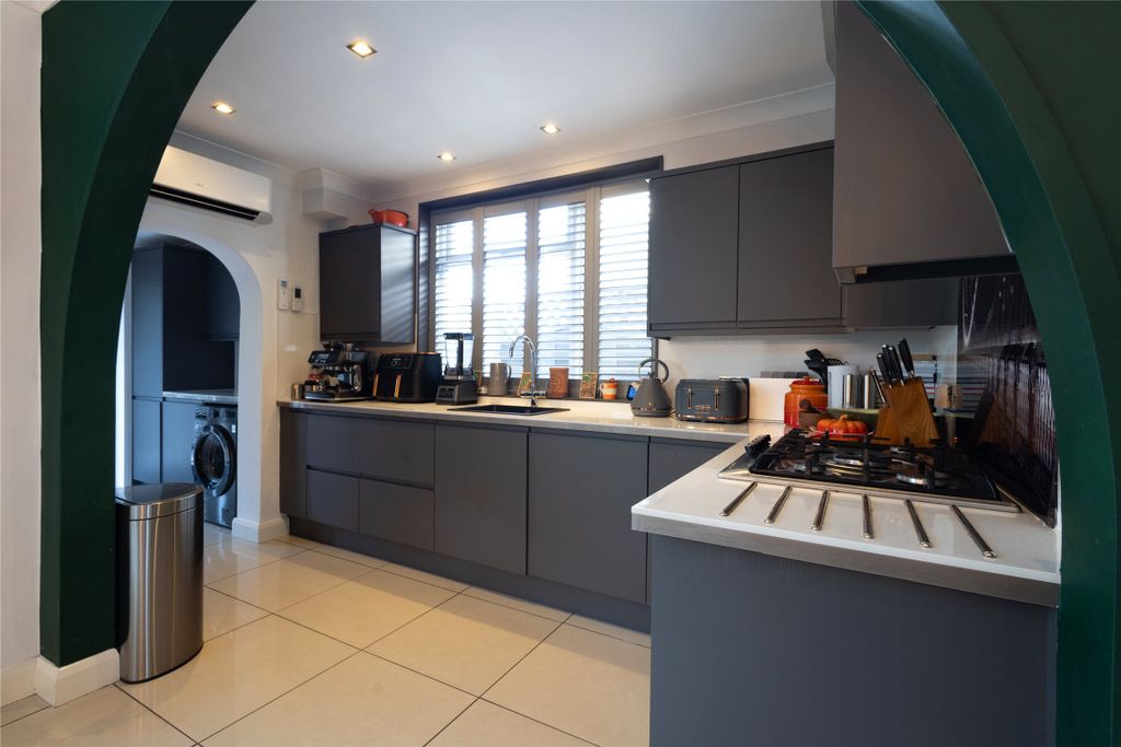 Property photo 3 of 22 Picture No. 09
