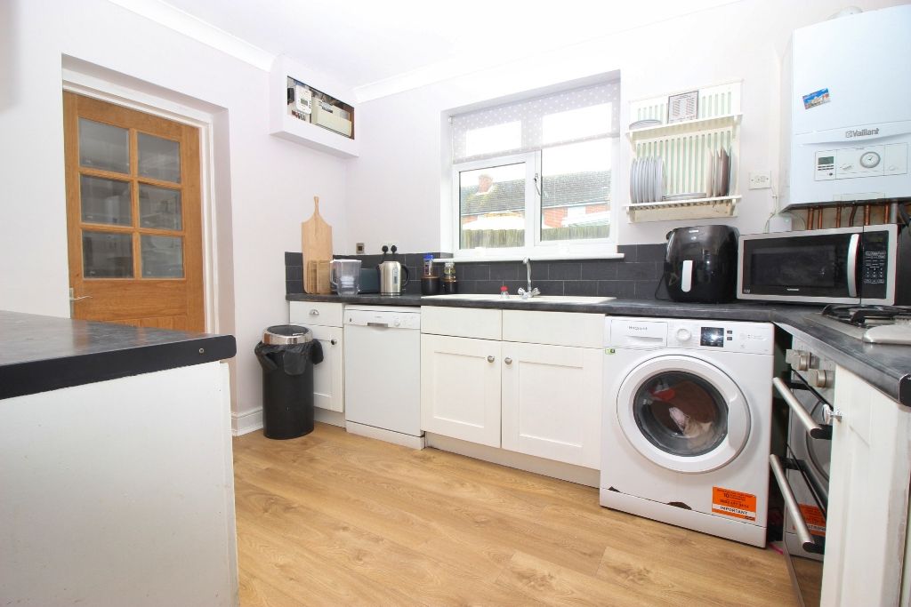 Property photo 3 of 15 Kitchen
