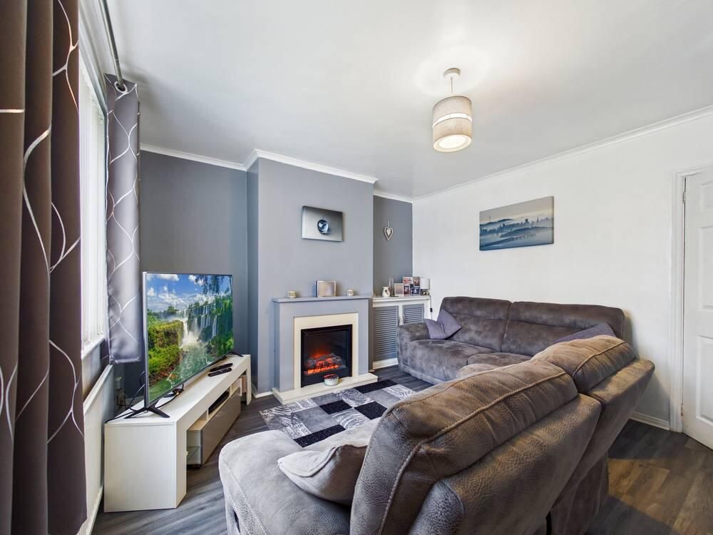 Property photo 2 of 11 Living Room