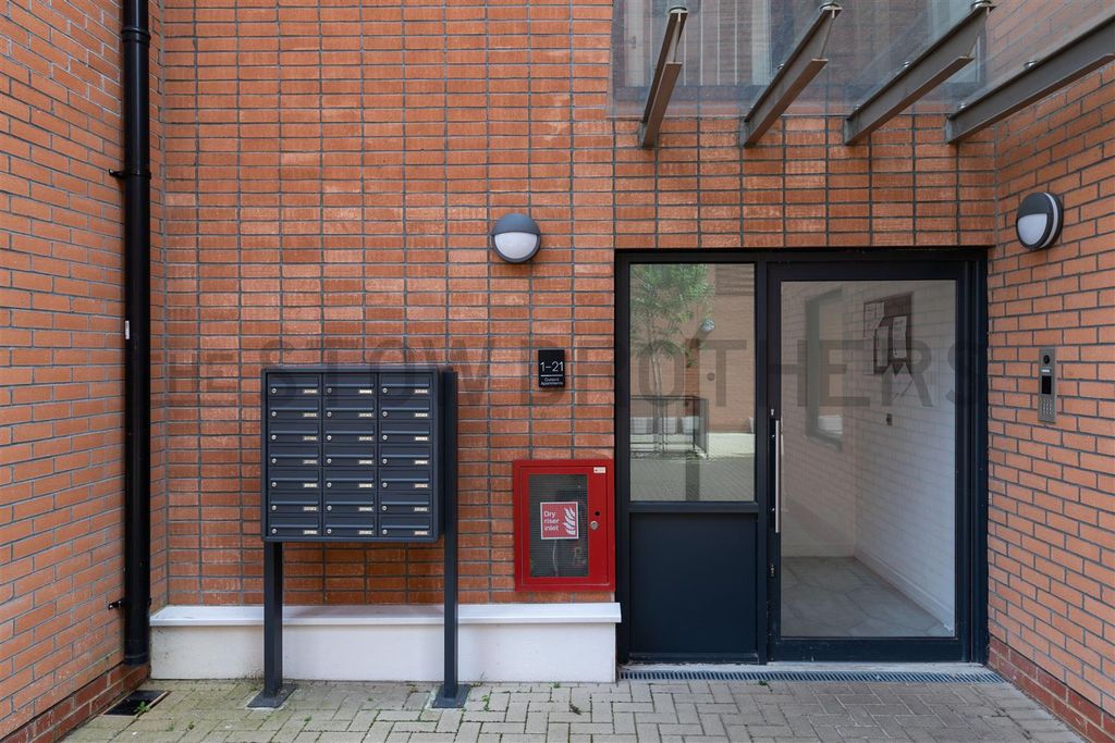 Property photo 2 of 29