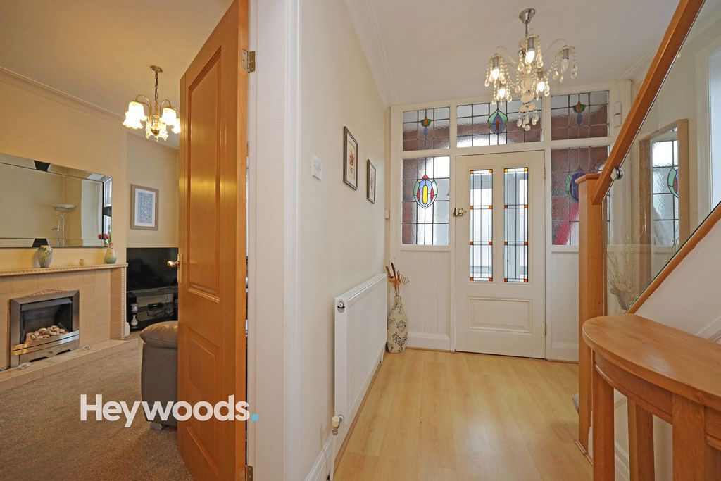 Property photo 2 of 34