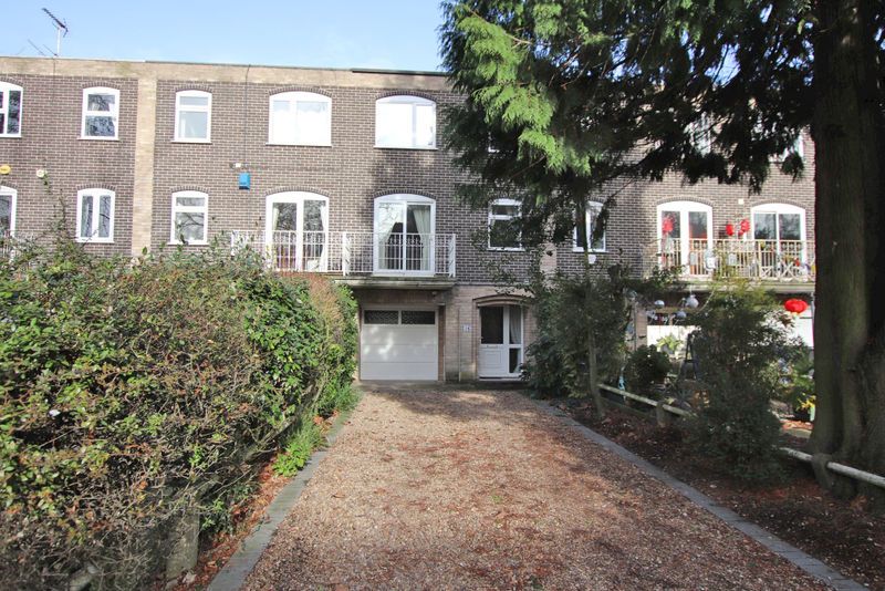 Property photo 1 of 18 Front