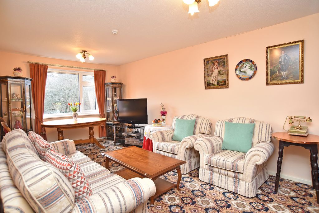 Property photo 2 of 8