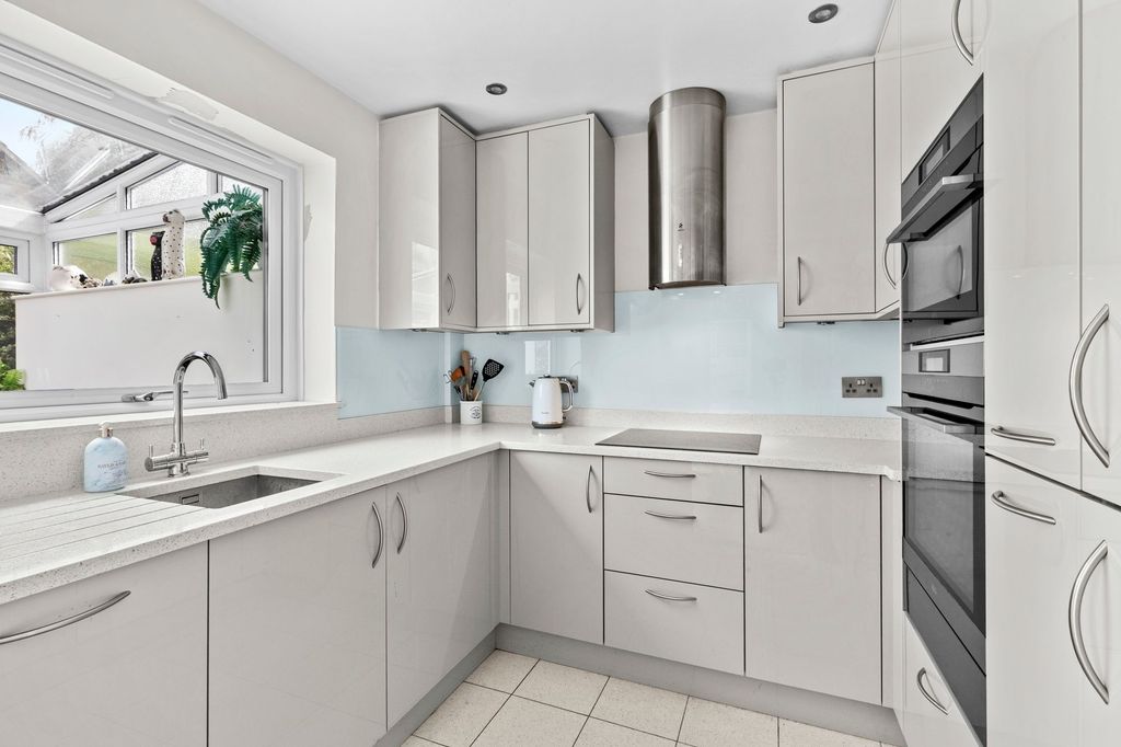 Property photo 2 of 14 Kitchen