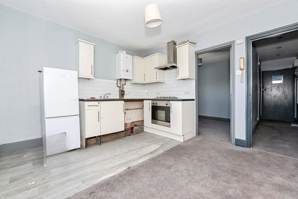 Property photo 2 of 7 Pbox-Img.Jpg