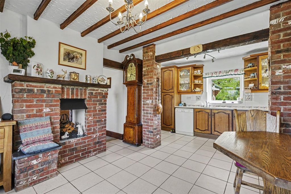 Property photo 3 of 28 Dining/Sitting Room