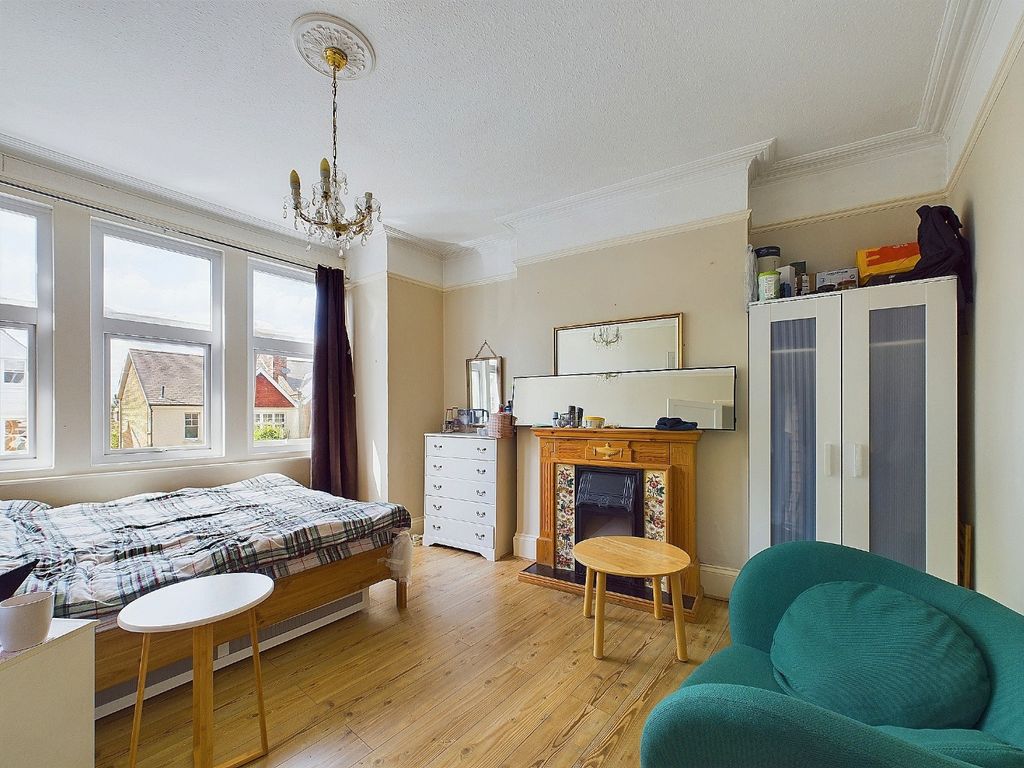 Property photo 2 of 9 3328093