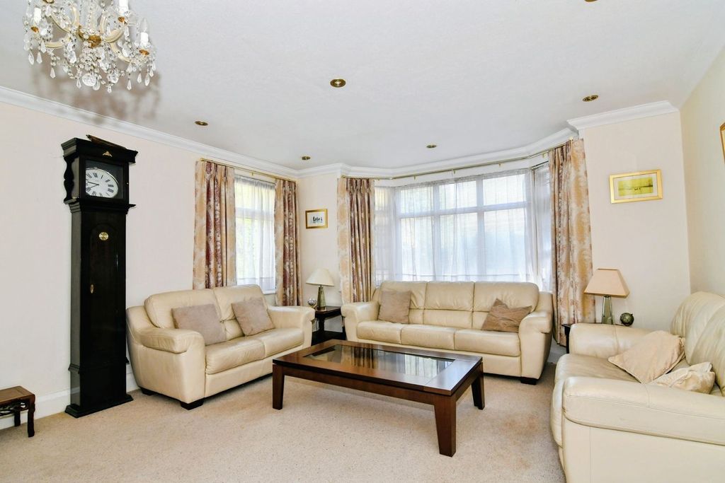 Property photo 2 of 24