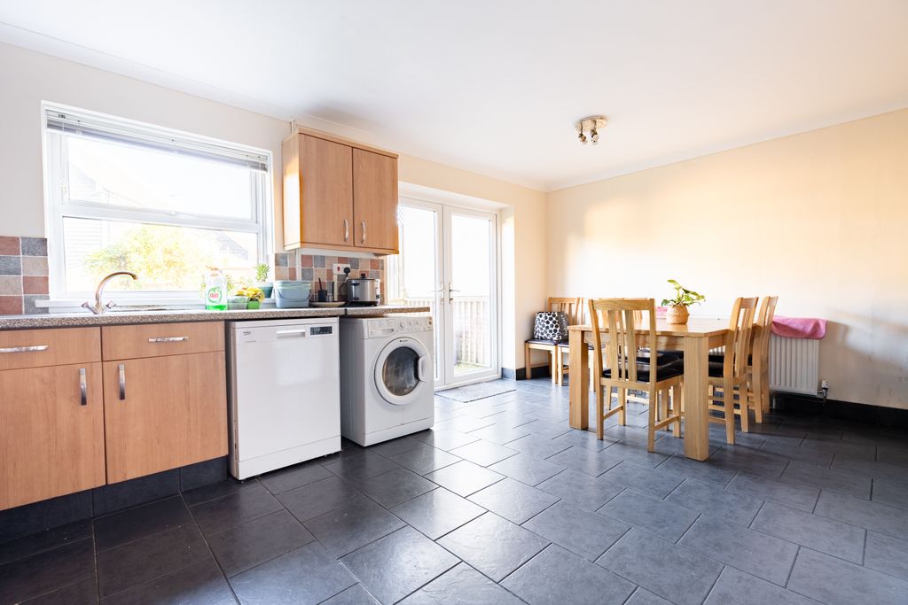 Property photo 3 of 15 Kitchen