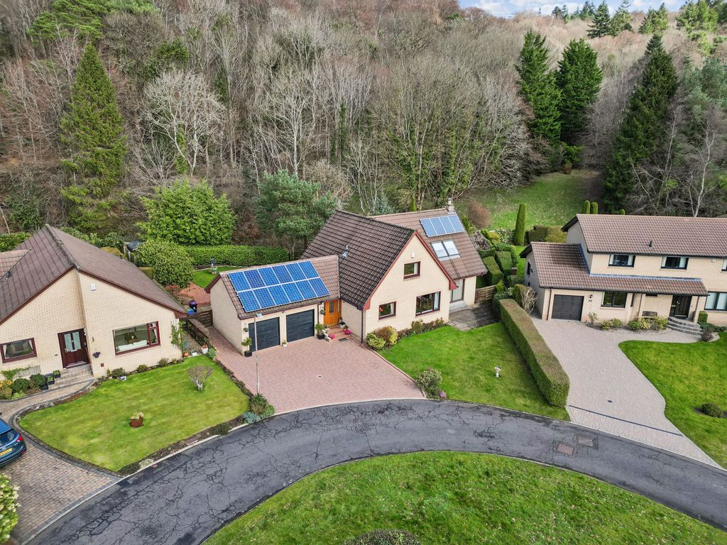 Property photo 2 of 25