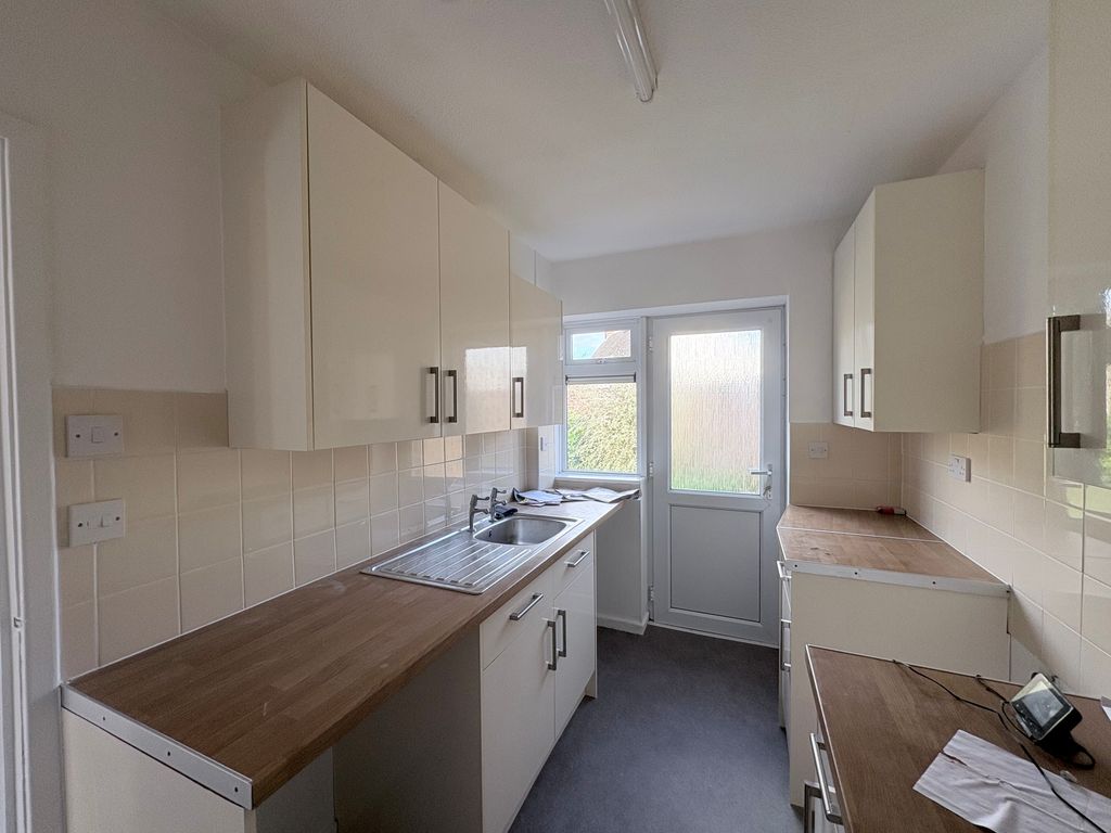 Property photo 3 of 9 6