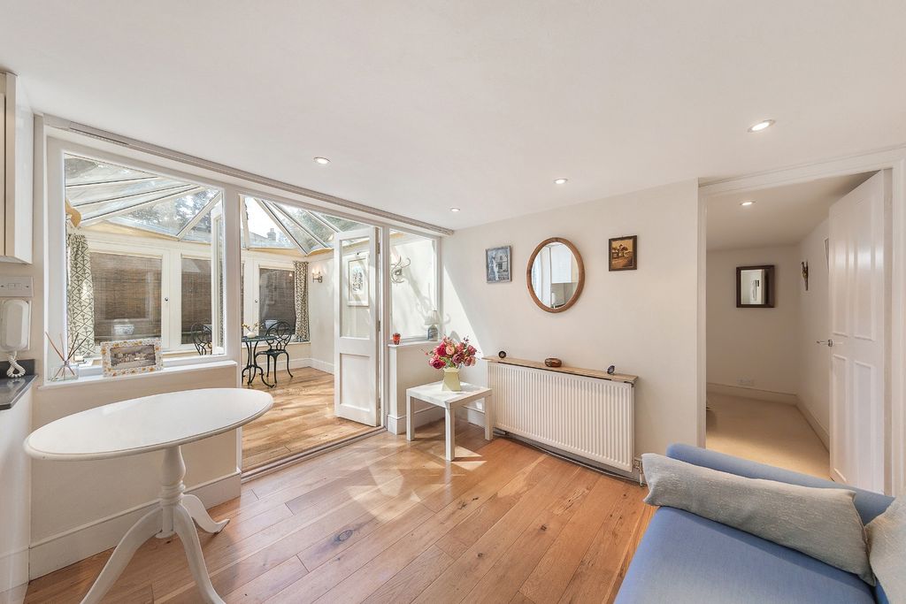 Property photo 3 of 9 4630272