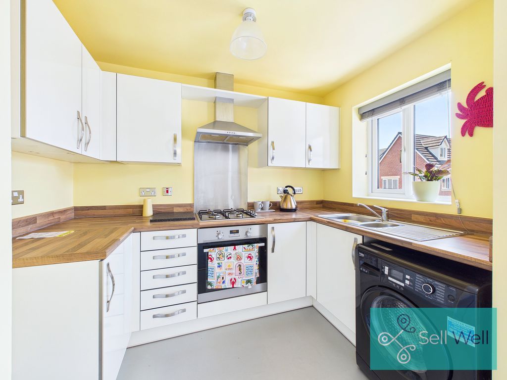 Property photo 3 of 13 Kitchen