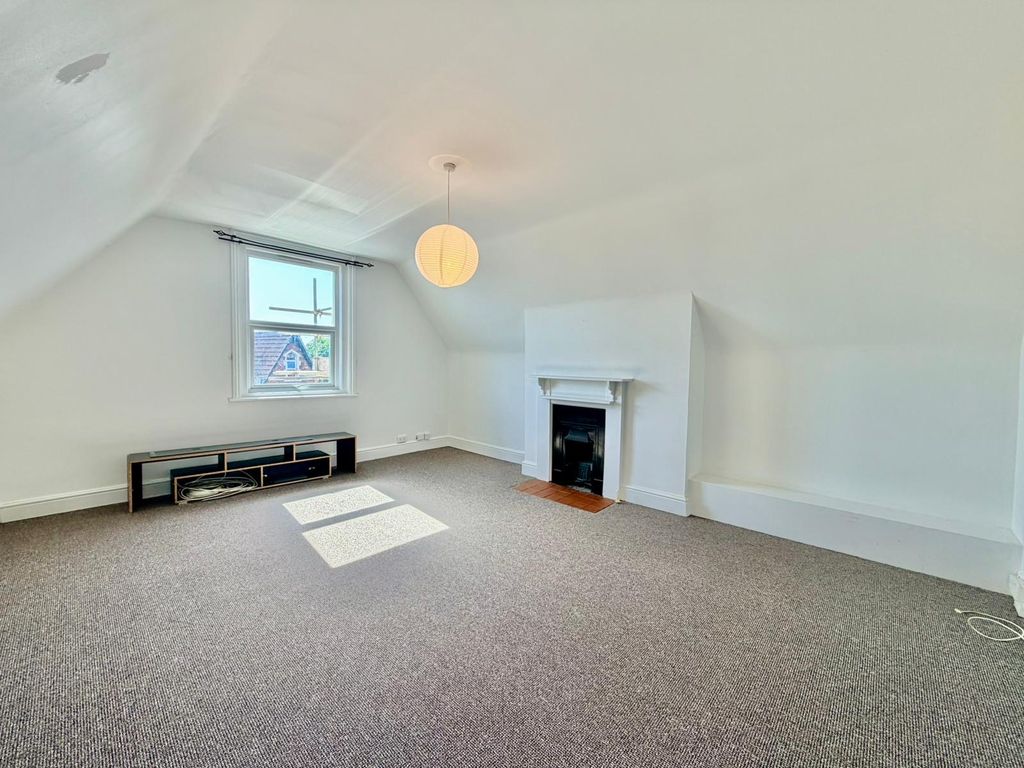 Property photo 3 of 13 Image