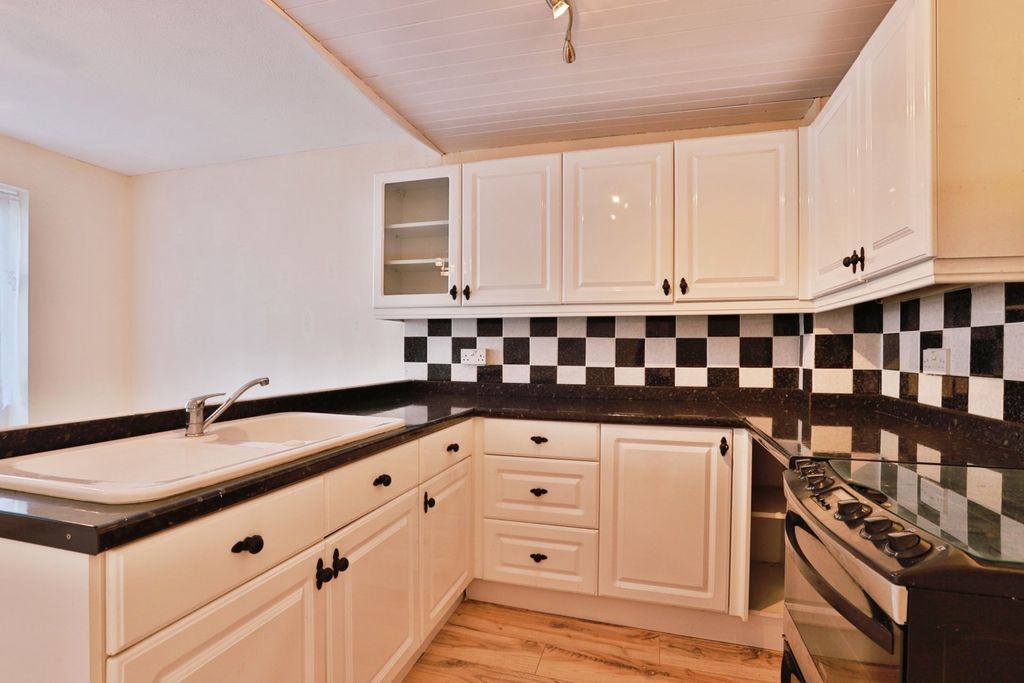Property photo 3 of 14 Pbox-Img.Jpg