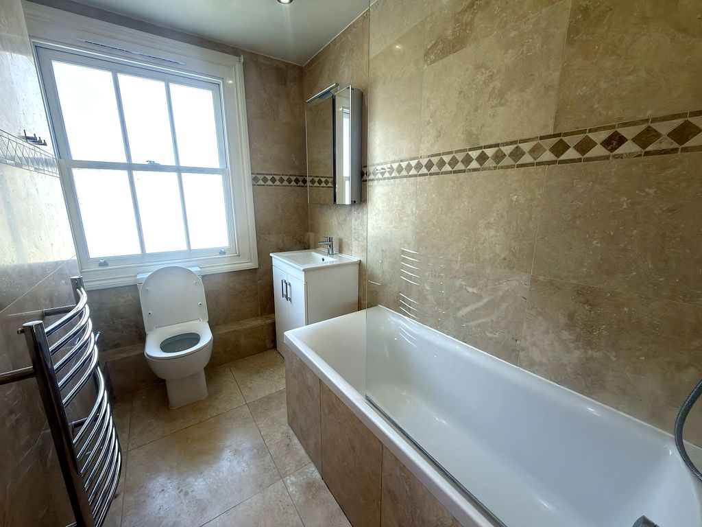 Property photo 3 of 7 Bathroom