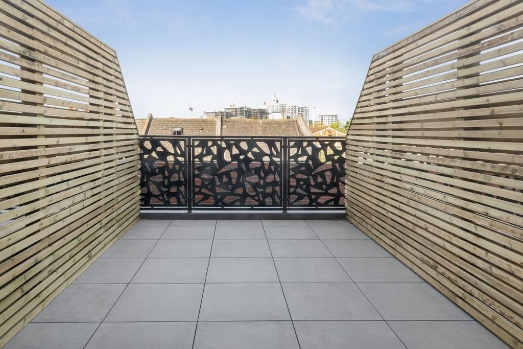 Property photo 2 of 10 Balcony (Example)