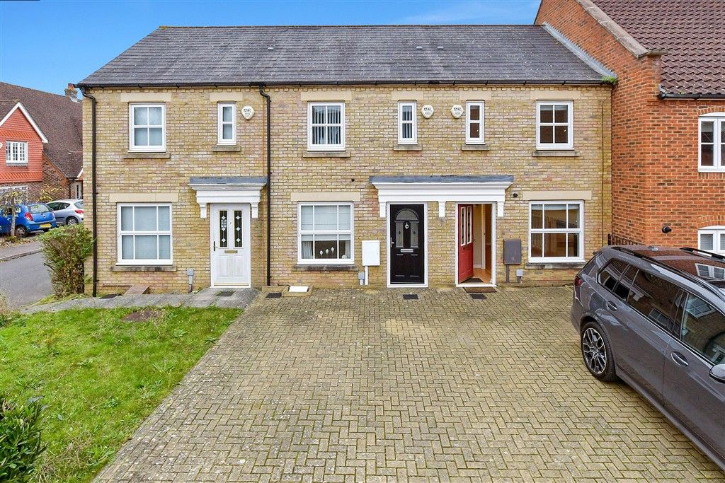 Property photo 1 of 10 Front