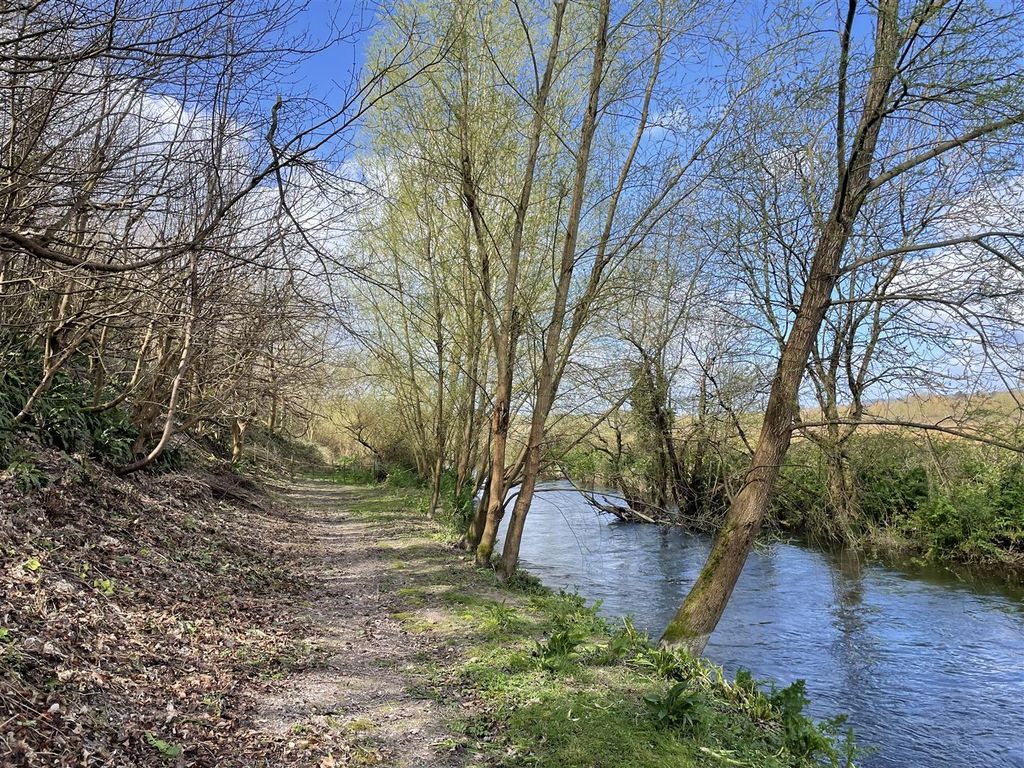 Property photo 2 of 8 2.Jpeg