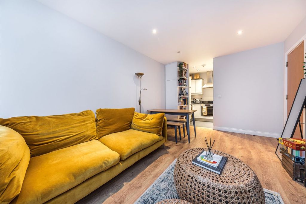 Property photo 3 of 6