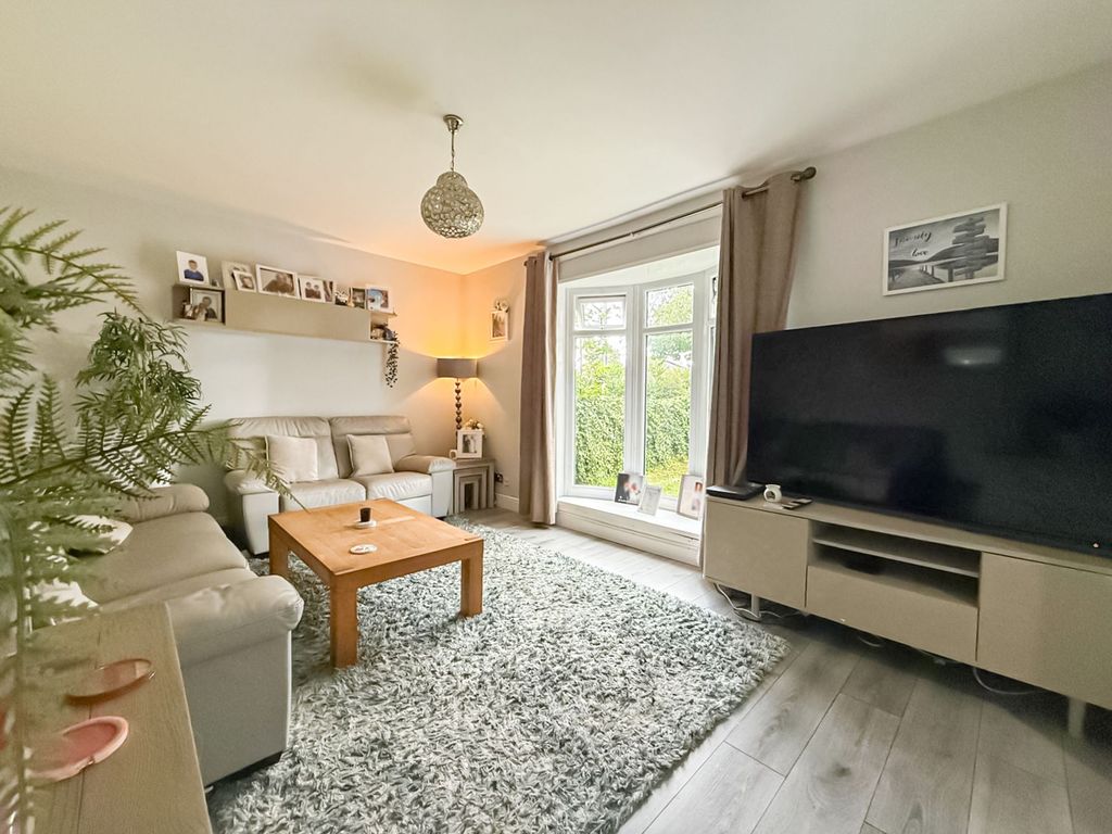 Property photo 3 of 16 Photo 13