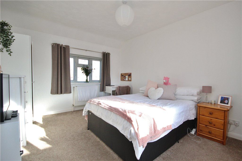 Property photo 2 of 10 Bedroom