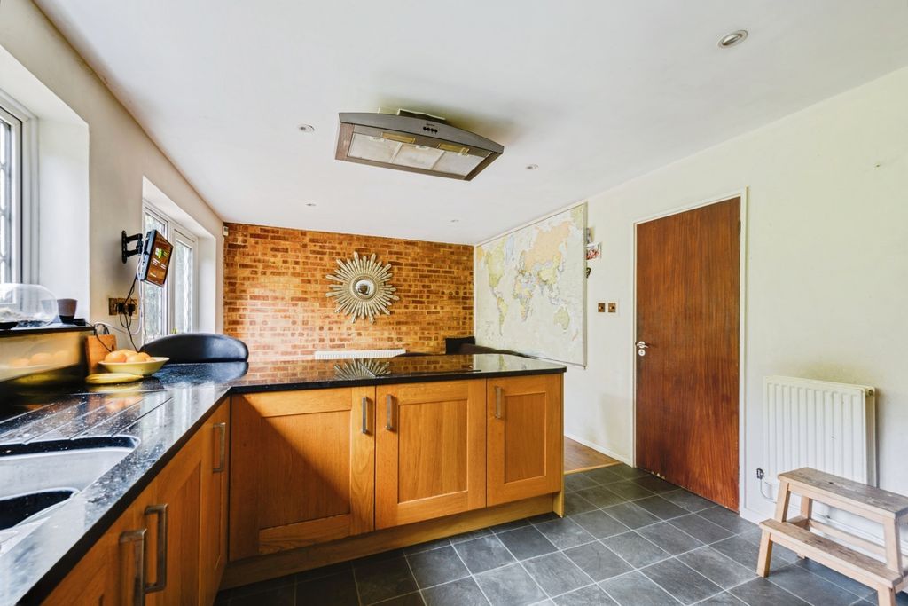 Property photo 3 of 17 Photo