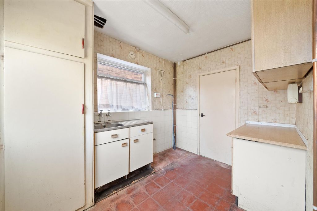 Property photo 3 of 18 6