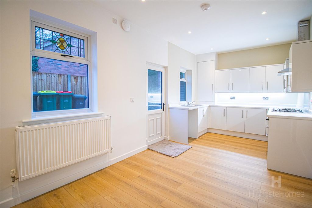 Property photo 3 of 13 Kitchen