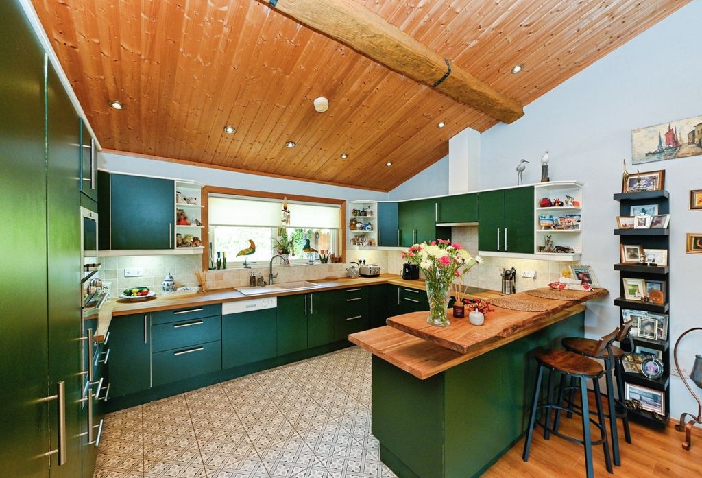 Property photo 2 of 33 Pbox-Img.Jpg