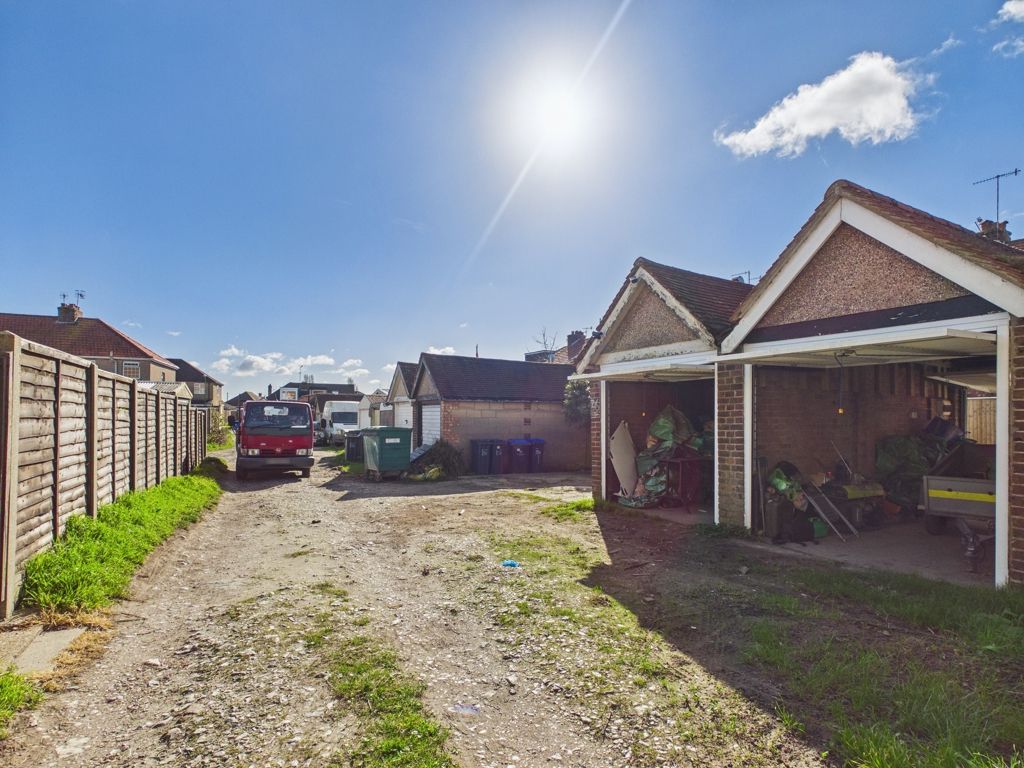 Property photo 3 of 8 Photo 9