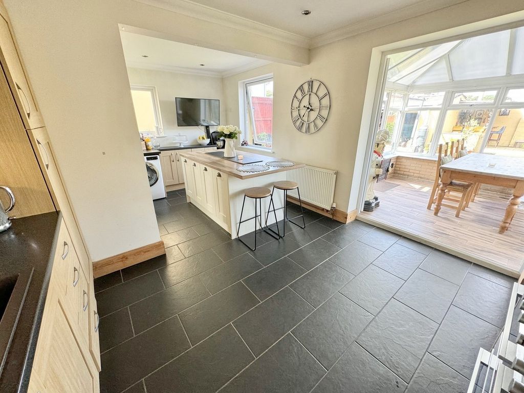 Property photo 3 of 30