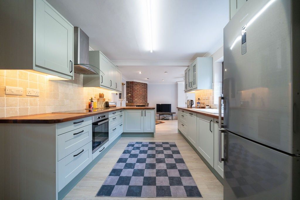 Property photo 3 of 25