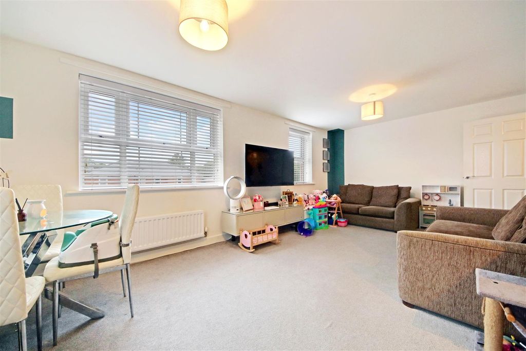 Property photo 2 of 10 Lounge Dinerdp (1).Jpg