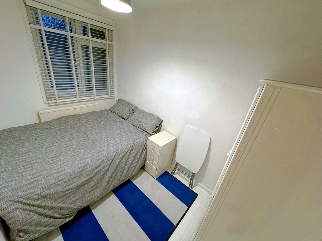 Property photo 1 of 15 To Let, Rent - Single Room Near Brick Lane, London, E2 - Maxwellproperties.Co.uk