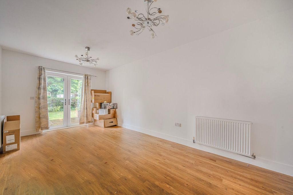 Property photo 2 of 21