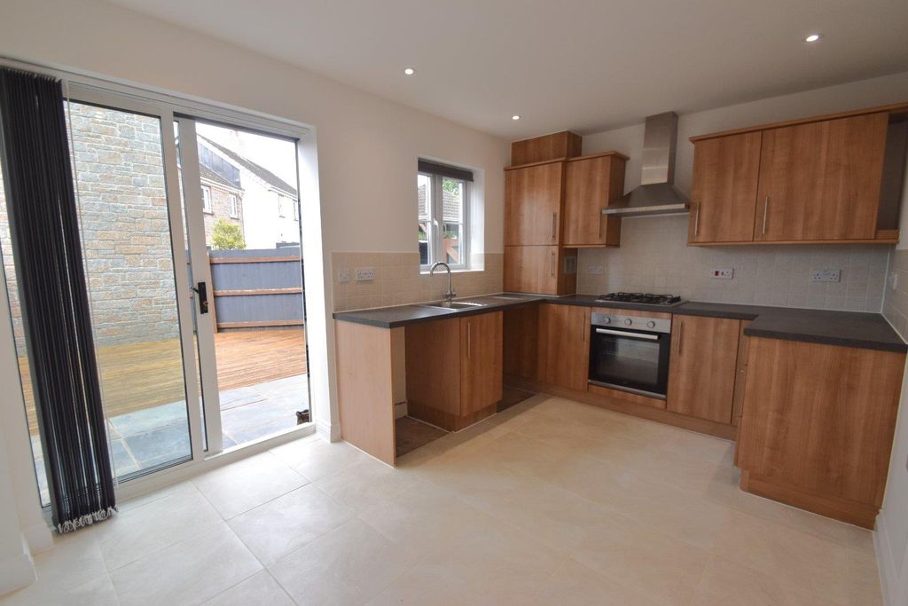 Property photo 2 of 9 Cullompton Seddons