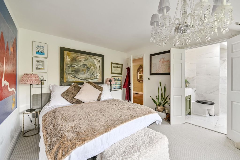 Additional image 12 of 2 bed flat for saleLockbridge Court, Ray Park Road, Maidenhead SL6