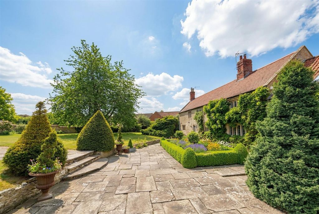 Property photo 2 of 24 Image-3x2-2528x1696 - 2026-03-24T143650.997.Jpg