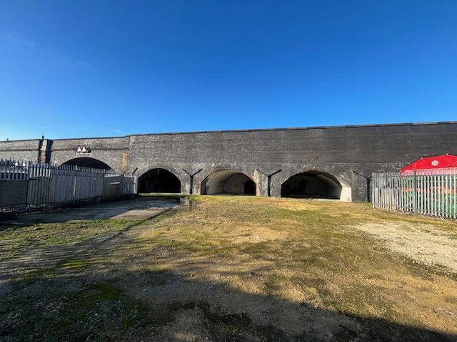 Property photo 1 of 2