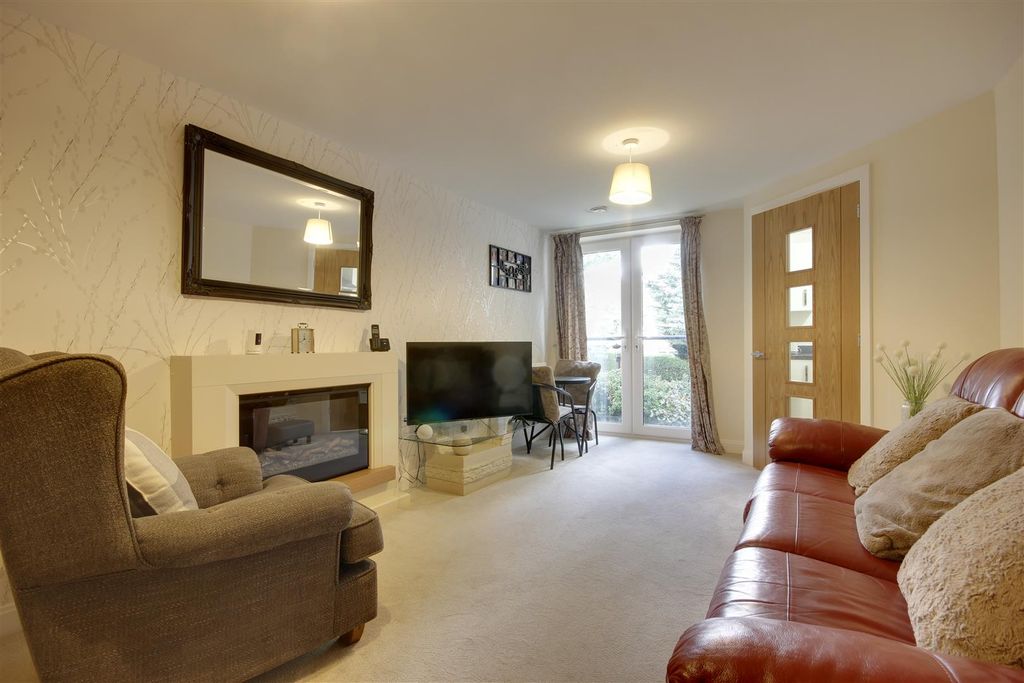 Property photo 2 of 6 Lounge/Diner