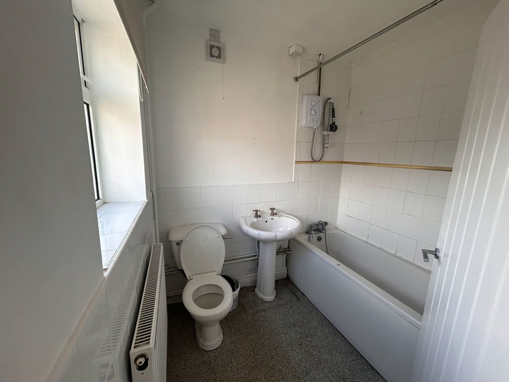 Additional image 4 of 3 bed semi-detached house to rentCastell Y Mynach Road, Beddau, Pontypridd CF38