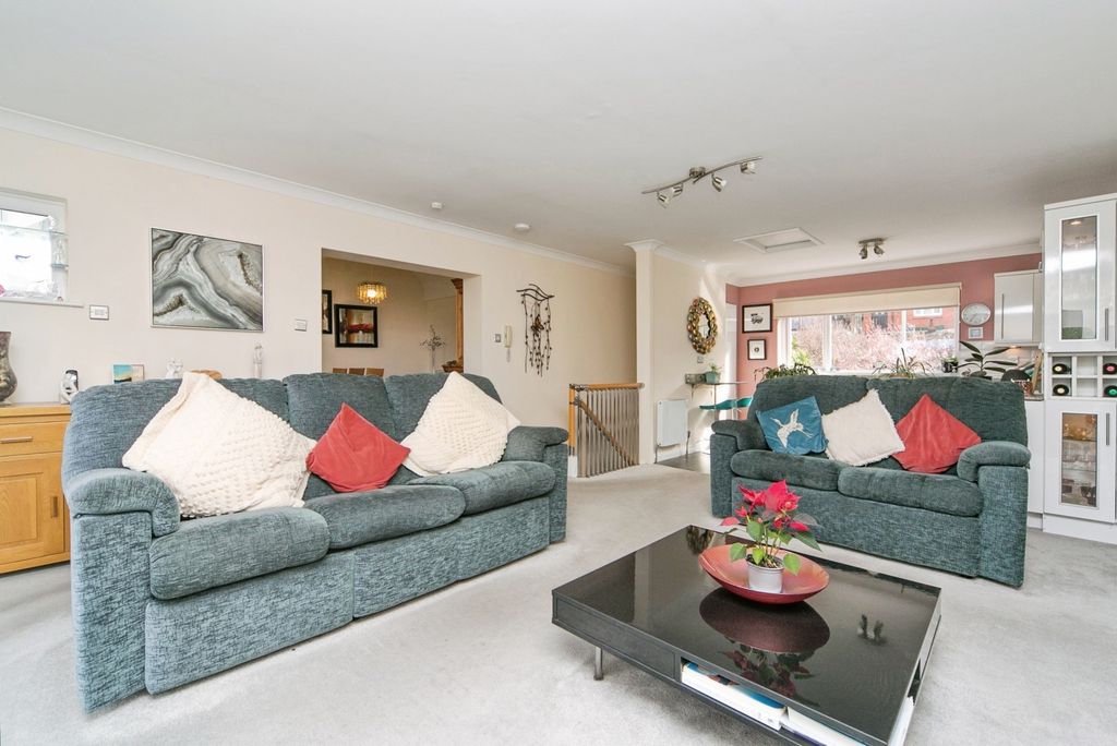 Property photo 2 of 20 Pbox-Img.Jpg