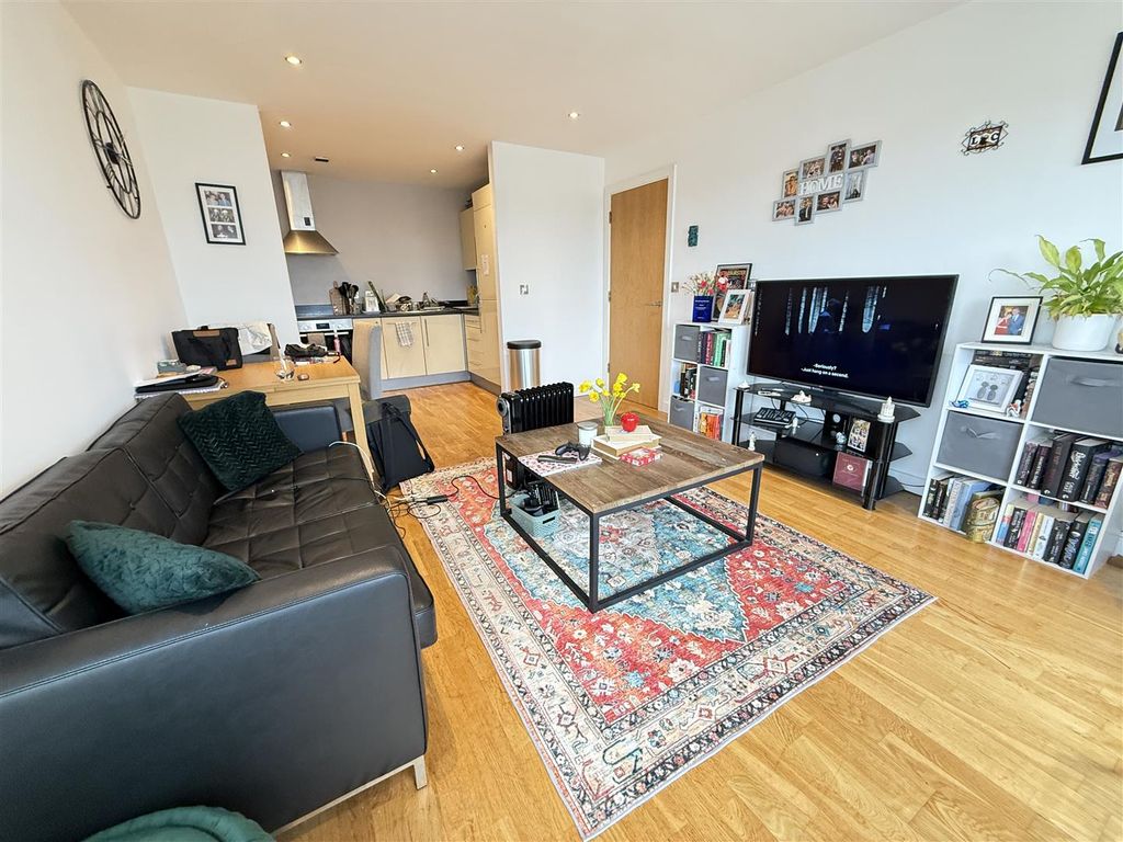 Property photo 3 of 14