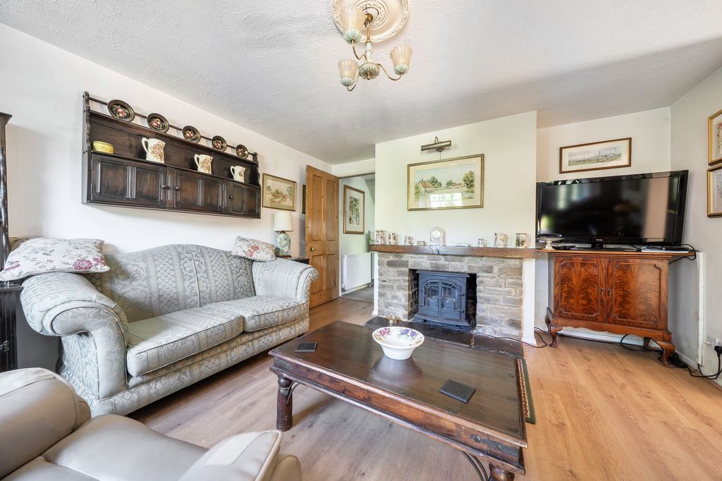 Property photo 3 of 15 Sitting Room